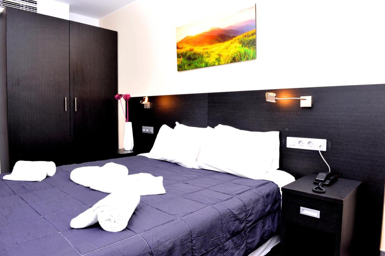 6 Bis Hotel Castelldefels Luaran gambar