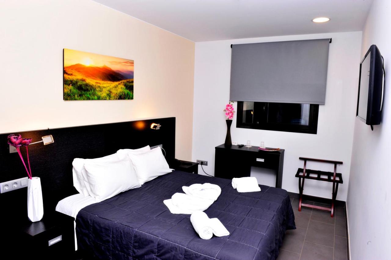6 Bis Hotel Castelldefels Luaran gambar