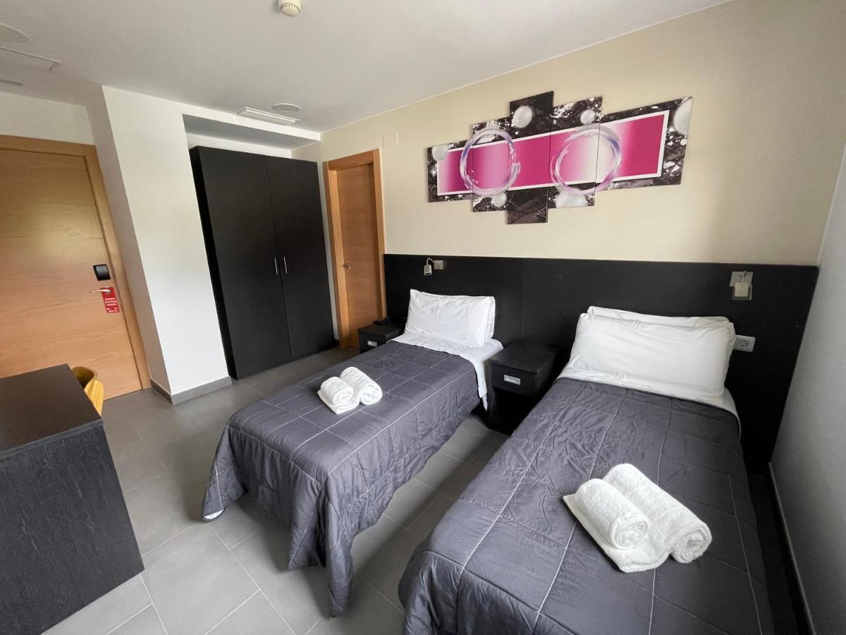 6 Bis Hotel Castelldefels Luaran gambar