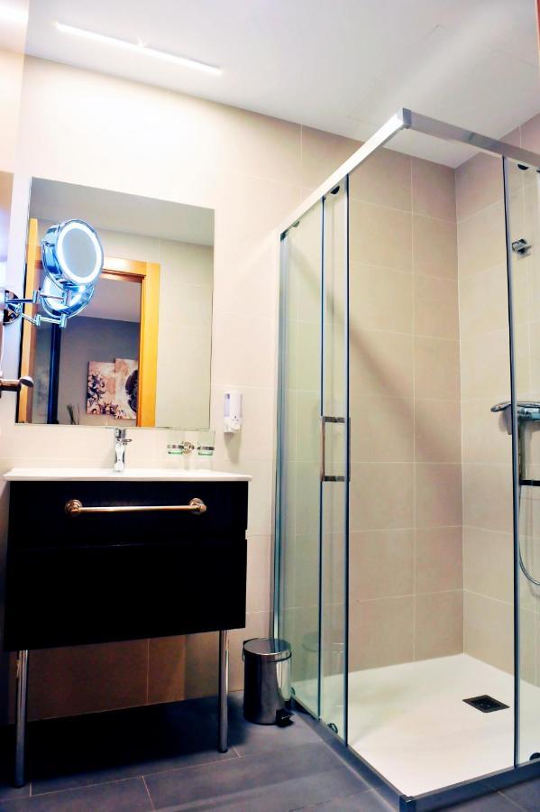 6 Bis Hotel Castelldefels Luaran gambar