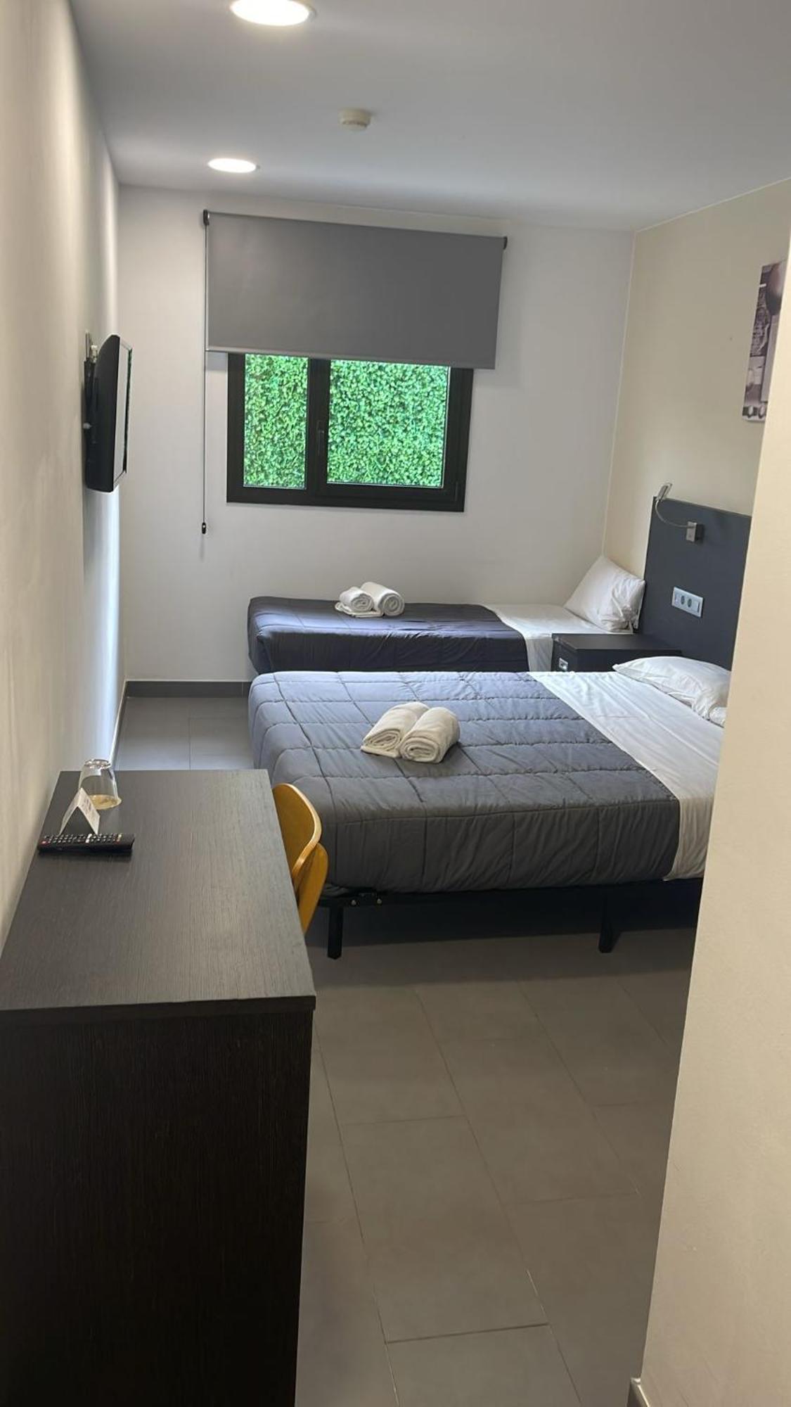 6 Bis Hotel Castelldefels Luaran gambar