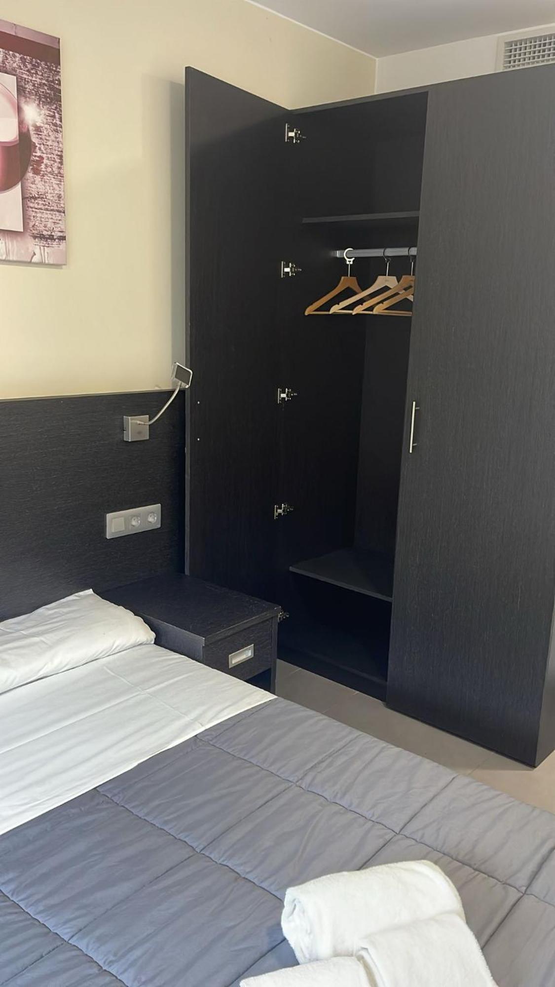 6 Bis Hotel Castelldefels Luaran gambar