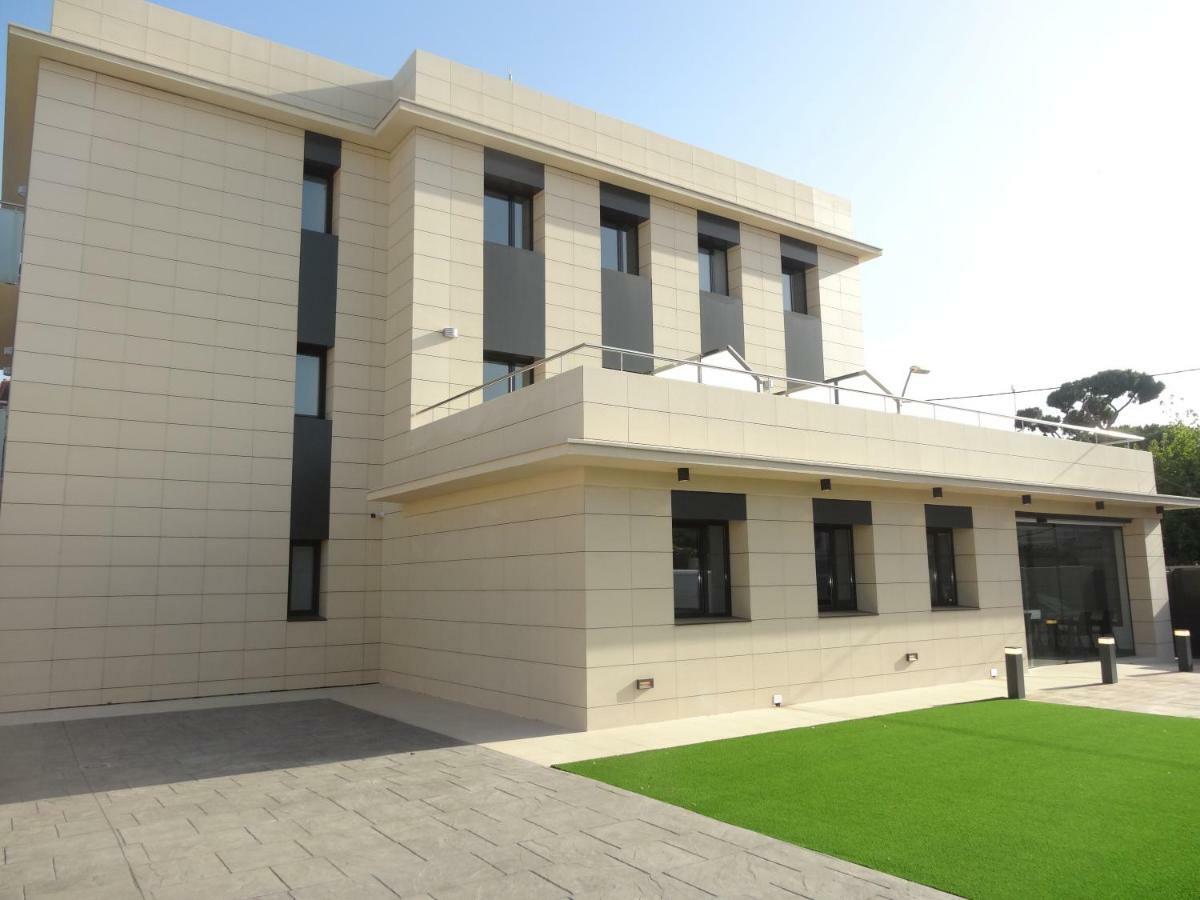 6 Bis Hotel Castelldefels Luaran gambar