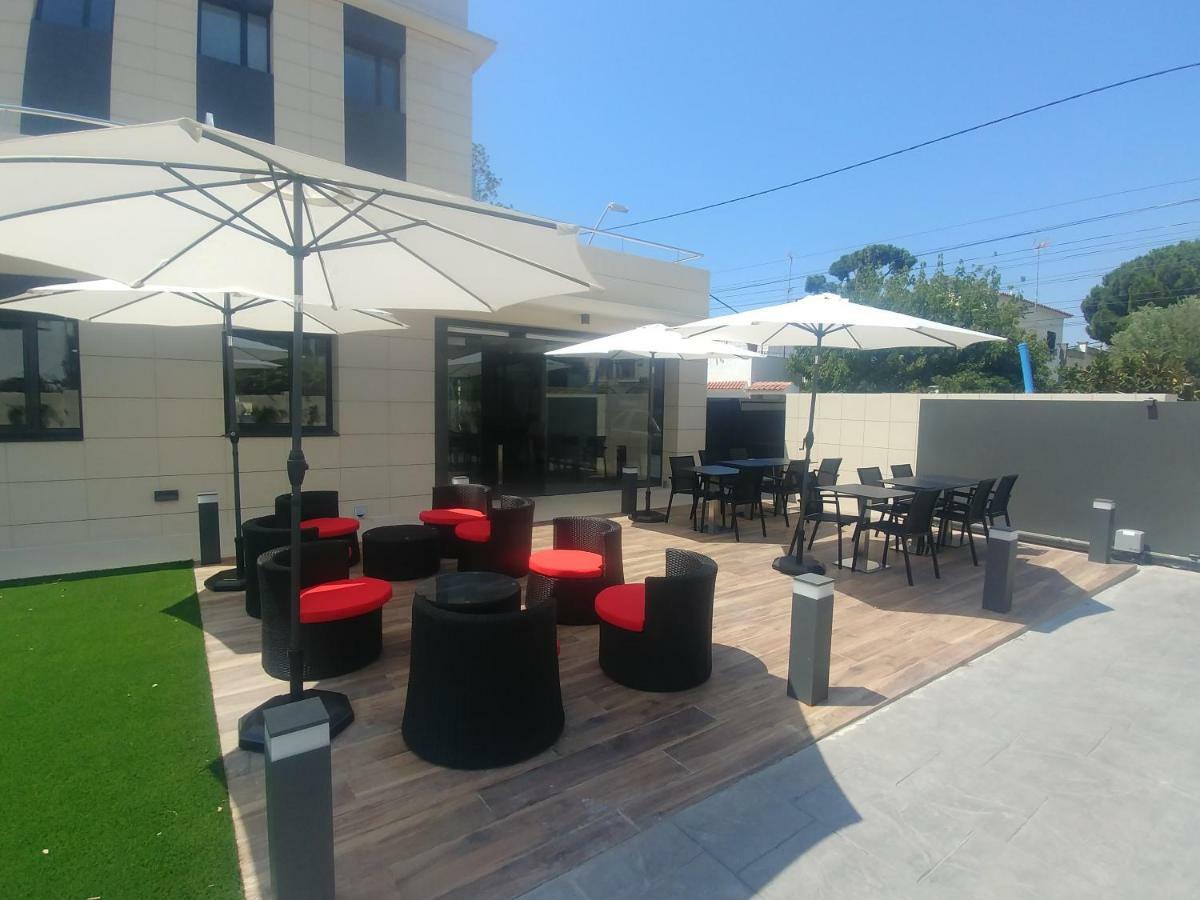 6 Bis Hotel Castelldefels Luaran gambar